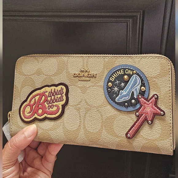 Disney X Coach Accordion Zip Wallet In Signature Canvas With Patches NEW. - Picture 6 of 6